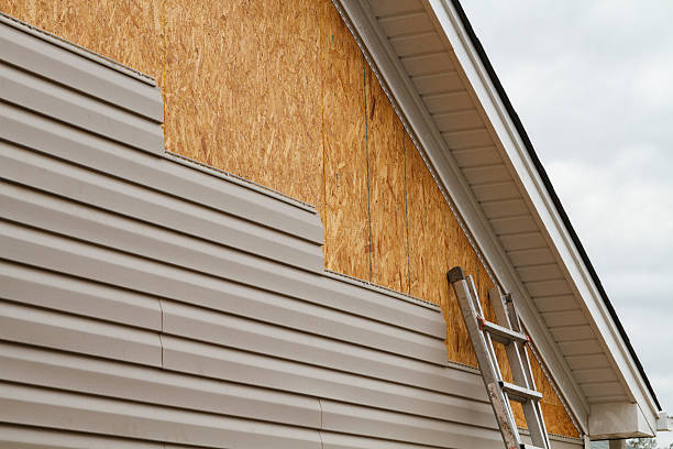 24/7 Emergency Vinyl Siding experts in Belmont, MA